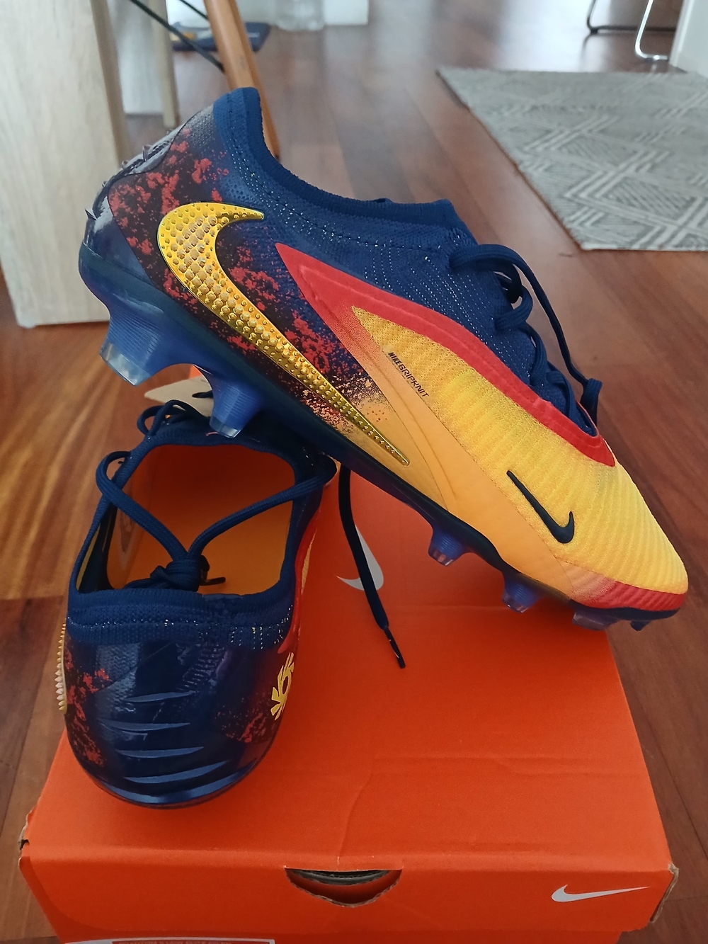 Nike  Phantom 6 Low Elite FG Soccer Cleats